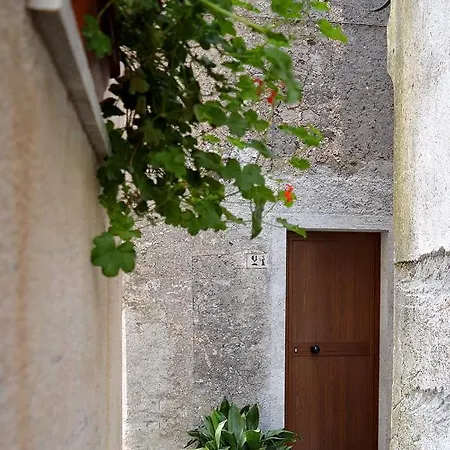 Li Gutti Bed and Breakfast