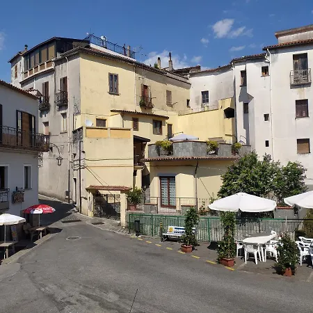 Li Gutti Nocleg ze śniadaniem 3*