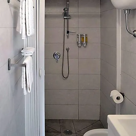 Li Gutti 3* Aieta